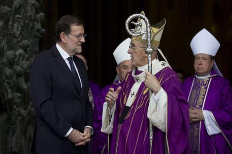 17/05/2016. Rajoy asiste a la misa por las víctimas de los terremotos en Ecuador. El presidente del Gobierno en funciones, Mariano Rajoy, es...