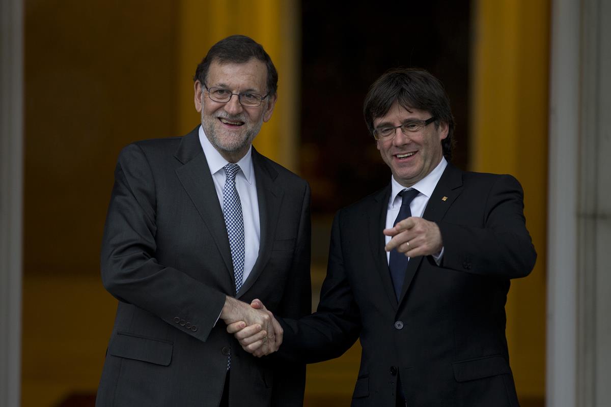20/04/2016. Rajoy recibe al presidente de la Generalitat de Cataluña. El presidente del Gobierno en funciones, Mariano Rajoy, recibe en La M...