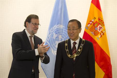 20/12/2016. Viaje de Mariano Rajoy a Estados Unidos. El presidente del Gobierno, Mariano Rajoy, aplaude al secretario general de Naciones Un...