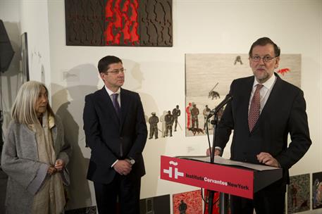 20/12/2016. Rajoy visita los Estados Unidos. El presidente del Gobierno, Mariano Rajoy, junto a la viuda de Borges, María Kodama, y el direc...