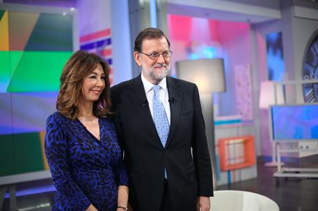 27/01/2016. Rajoy en "El programa de Ana Rosa", de Telecinco. El presidente del Gobierno en funciones, Mariano Rajoy, junto a Ana Rosa Quint...