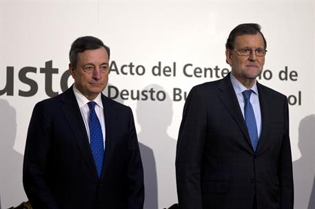 30/11/2016. Rajoy asiste al Centenario Deusto Business Scholl. El presidente del Gobierno, Mariano Rajoy, junto al presidente del Banco Cent...