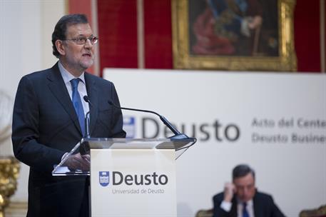 30/11/2016. Rajoy asiste al Centenario Deusto Business Scholl. El presidente del Gobierno, Mariano Rajoy, durante su intervención en el acto...