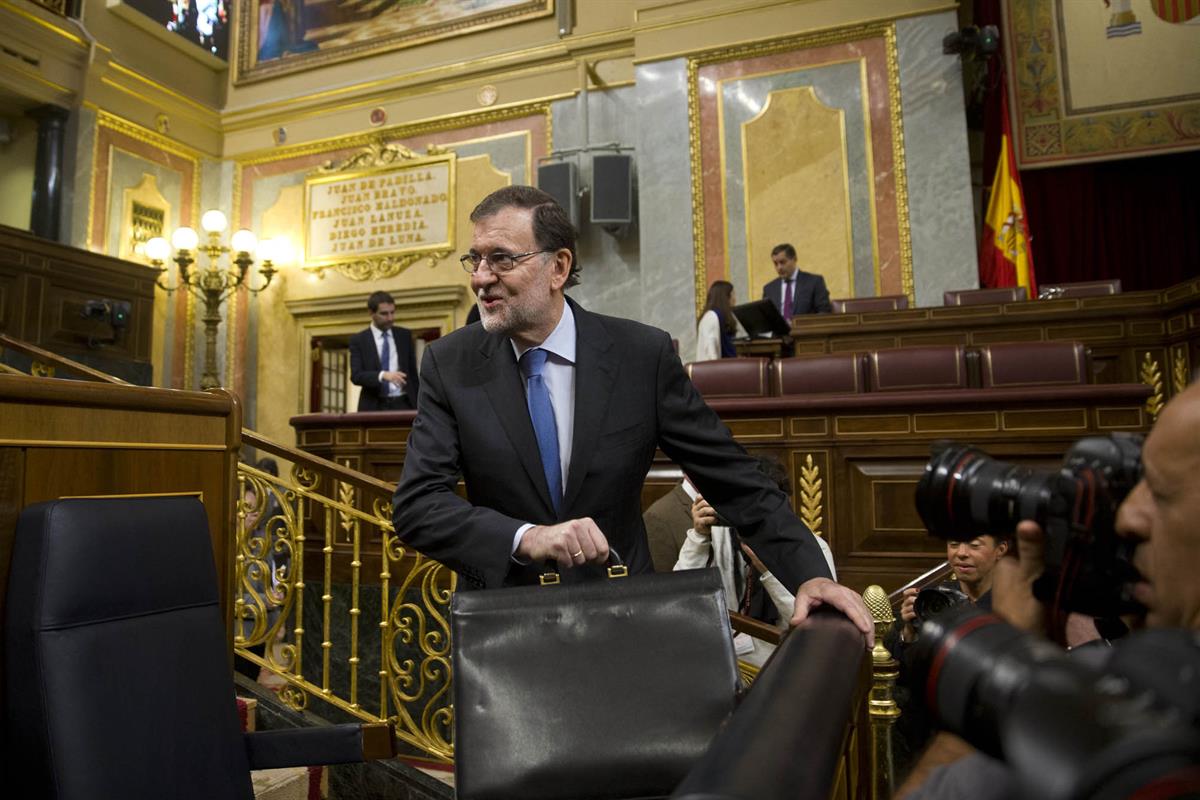 30/11/2016. Rajoy asiste a la sesión de control del Gobierno en el Congreso. El presidente del Gobierno, Mariano Rajoy,a su llegada a la ses...