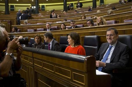 30/11/2016. Rajoy asiste a la sesión de control del Gobierno en el Congreso. El presidente del Gobierno, Mariano Rajoy, al inicio de la sesi...