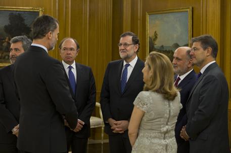 31/10/2016. Mariano Rajoy jura el cargo de presidente del Gobierno. Mariano Rajoy, tras jurar el cargo de presidente del Gobierno ante S.M. ...
