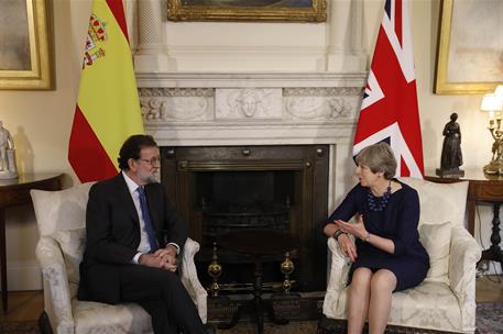 5/12/2017. Mariano Rajoy se reúne con Theresa May en Londres. El presidente del Gobierno, Mariano Rajoy, conversa con la primera ministra br...