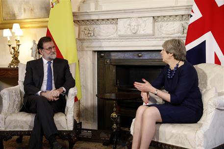 5/12/2017. Mariano Rajoy se reúne con Theresa May en Londres. El presidente del Gobierno, Mariano Rajoy, conversa con la primera ministra br...