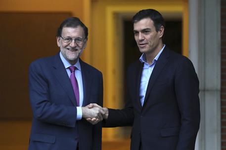 6/07/2017. Rajoy recibe al secretario general del PSOE. El presidente del Gobierno, Mariano Rajoy, y el secretario general del PSOE, Pedro S...