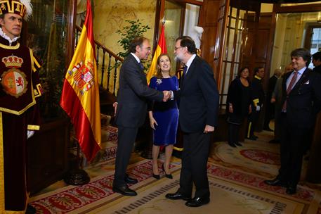 6/12/2017. Día de la Constitución 2017. El presidente del Gobierno, Mariano Rajoy, saluda al presidente del Senado, Pío García Escudero, en ...