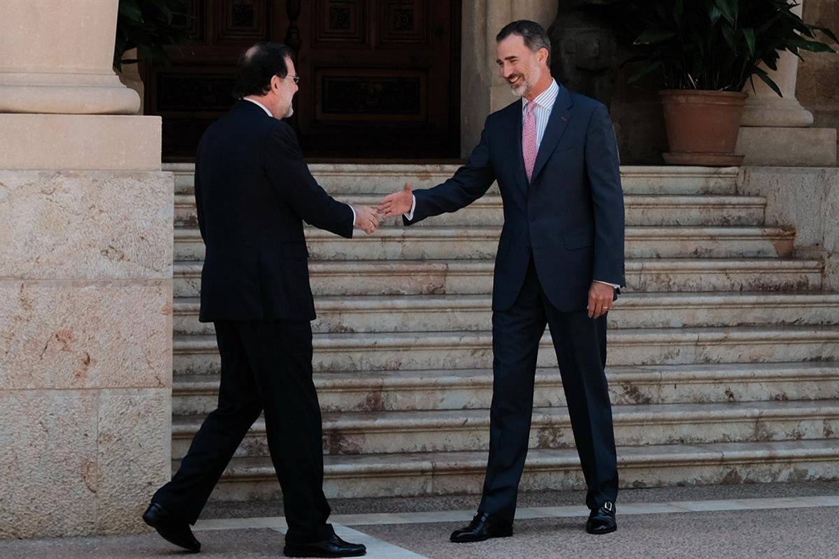 7/08/2017. El presidente del Gobierno, recibido en despacho por el Rey. El Rey Felipe VI y el presidente del Gobierno, Mariano Rajoy, en la ...