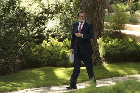 7/08/2017. El presidente del Gobierno recibido por SM el Rey en Miravent. El presidente del Gobierno, Mariano Rajoy, se dirige a la rueda de...