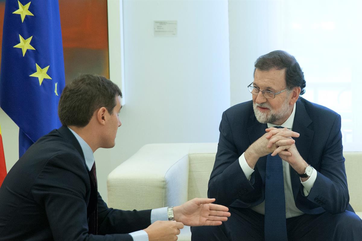 7/09/2017. Rajoy recibe al presidente de Ciudadanos, Albert Rivera. El presidente del Gobierno, Mariano Rajoy, durante un momento de la reun...