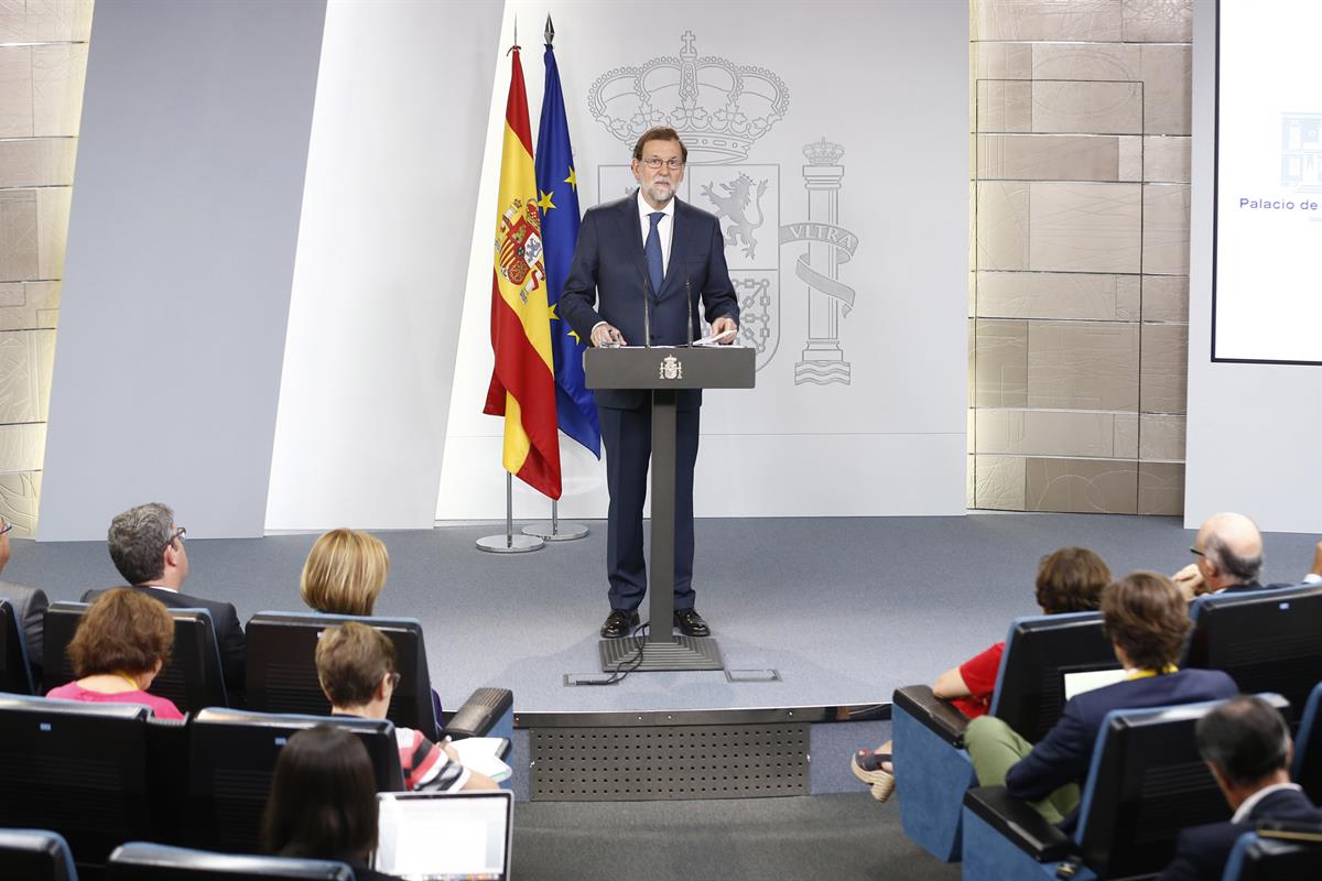 7/09/2017. Rajoy comparece tras el Consejo de Ministros. El presidente del Gobierno, Mariano Rajoy, ha comparecido tras el Consejo de Minist...