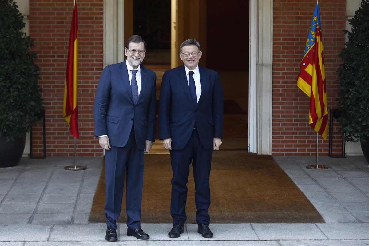 7/09/2017. Rajoy recibe al presidente de la Generalitat Valenciana. El presidente del Gobierno, Mariano Rajoy, recibe en La Moncloa al presi...