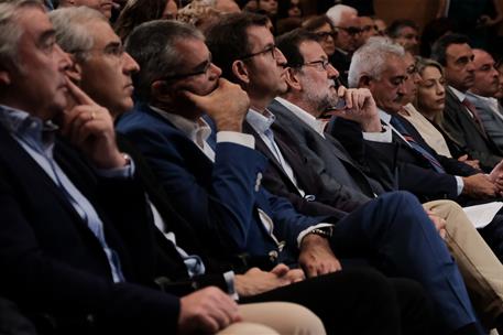 9/08/2017. El presidente del Gobierno, Mariano Rajoy, sigue la intervención del presidente del Grupo Hotusa, Amancio López, en la celebración del 4...