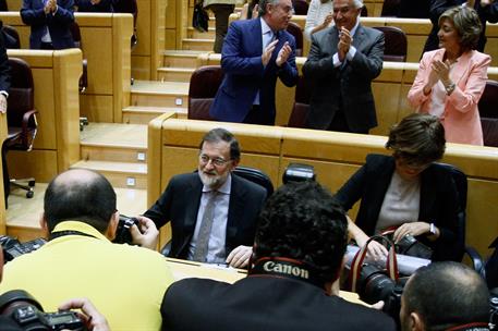 12/09/2017. Rajoy asiste a la sesión de control al Gobierno en el Senado. El jefe del Ejecutivo, Mariano Rajoy, junto a la vicepresidenta de...