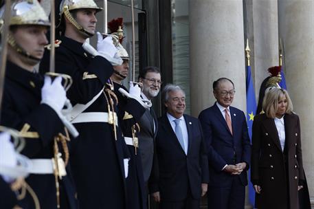 12/12/2017. Rajoy asiste a la Cumbre del Clima de París. El presidente del Gobierno, Mariano Rajoy, acompañado por el secretario general de ...