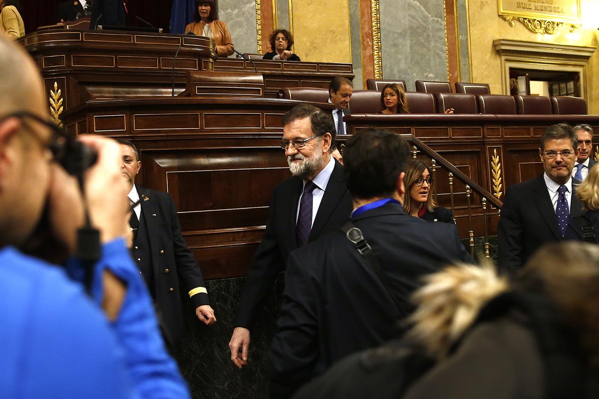 13/12/2017. Rajoy asiste a la sesión de control al Gobierno en el Congreso. El presidente del Gobierno, Mariano Rajoy, junto al ministro de ...
