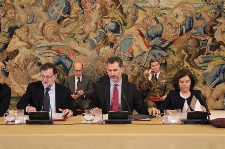 16/03/2017. Rajoy asiste a la sesión ordinaria del Patronato de la Fundación Carolina. El Rey, junto al presidente del Gobierno, Mariano Raj...