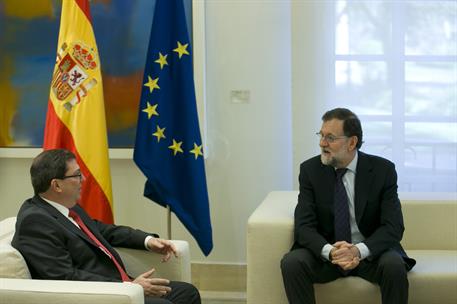 17/04/2017. Rajoy recibe al ministro de Exteriores de Cuba. El presidente del Gobierno, Mariano Rajoy, conversa con el ministro de Relacione...