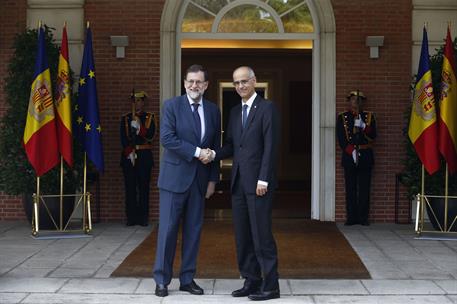 17/05/2017. Rajoy recibe al jefe de Gobierno del Principado de Andorra. El presidente del Gobierno, Mariano Rajoy, recibe en La Moncloa al j...