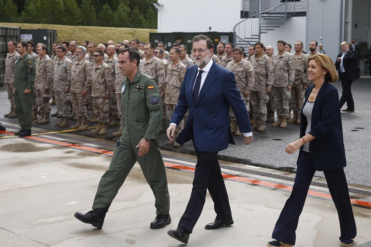 17/07/2017. Rajoy visita al contingente español en Estonia. El presidente del Gobierno, Mariano Rajoy, junto con la ministra de Defensa, Mar...