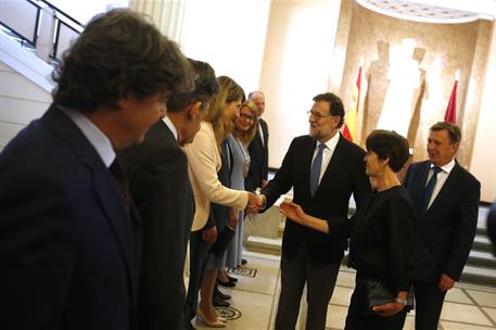 18/07/2017. Rajoy visita Letonia. El presidente del Gobierno, Mariano Rajoy, saluda a las delegaciones de ambos países antes de comenzar la ...
