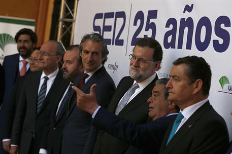 21/04/2017. Rajoy clausura la Jornada "SER 25 años de AVE". El presidente del Gobierno, Mariano Rajoy, el ministro de Fomento, Iñigo de la S...