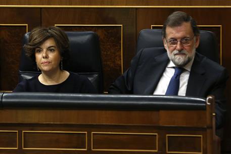 25/10/2017. Sesión de control al Gobierno en el Congreso. El presidente del Gobierno, Mariano Rajoy, junto a la vicepresidenta, Soraya Sáenz...