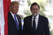 El presidente del Gobierno, Mariano Rajoy, y el presidente de Estados Unidos, Donald Trump, en la Casa Blanca