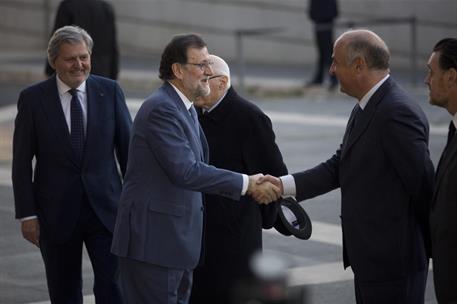 27/02/2017. Rajoy entrega condecoraciones de Alfonso X el Sabio. El presidente del Gobierno, Mariano Rajoy, a su llegada al Museo del Prado ...