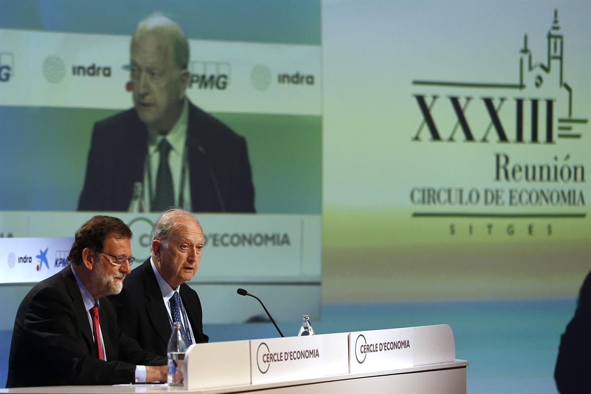 27/05/2017. Rajoy clausura la XXXIII Reunión del Círculo de Economía en Sitges. El presidente del Gobierno, Mariano Rajoy, junto al presiden...