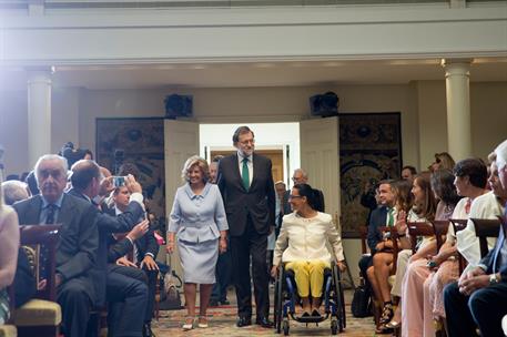 27/07/2017. Rajoy entrega las Medallas de Oro al Mérito en el Trabajo. El presidente del Gobierno, Mariano Rajoy, junto a los premiados, ant...