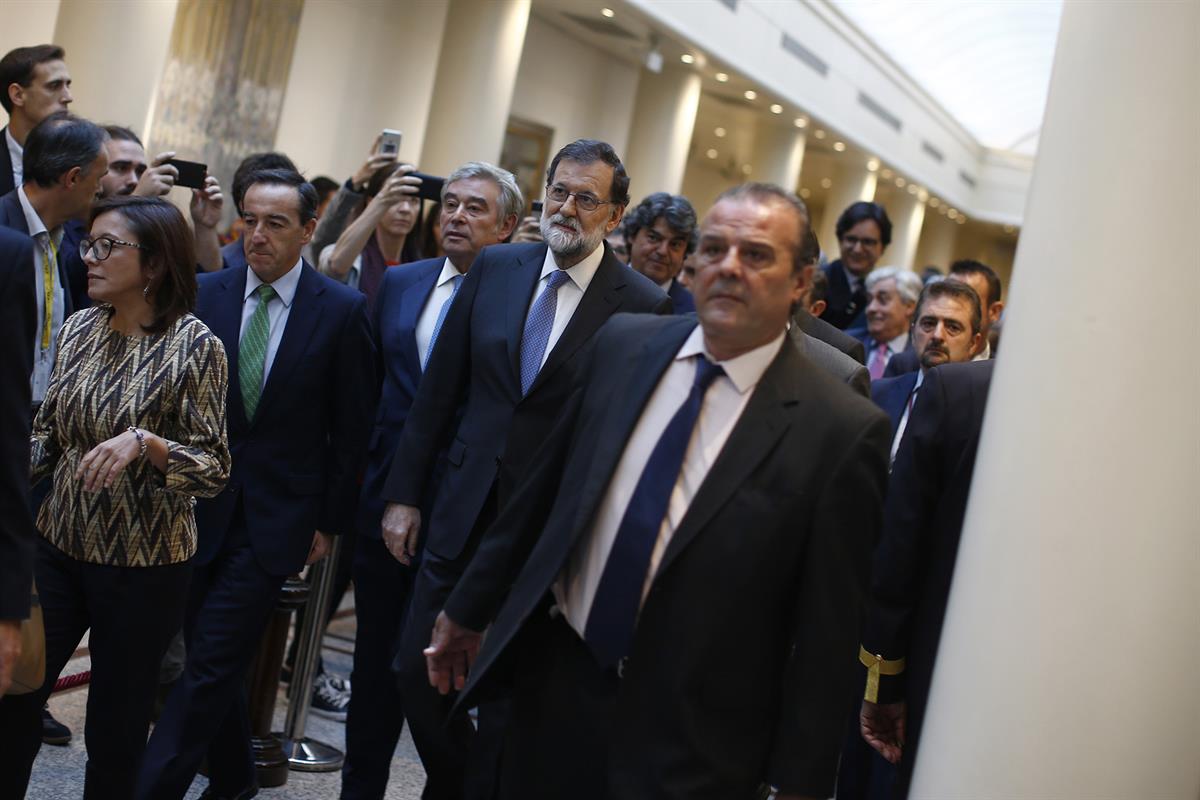 27/10/2017. Rajoy asiste al Pleno del Senado. El presidente del Gobierno, Mariano Rajoy, a su llegada al pleno del Senado convocado para deb...