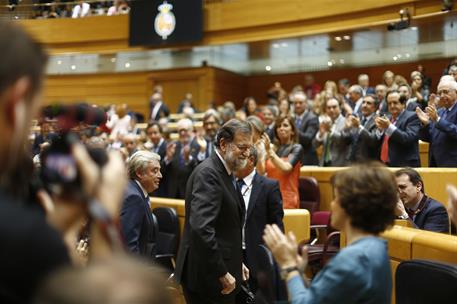 27/10/2017. Rajoy asiste al Pleno del Senado. El presidente del Gobierno, Mariano Rajoy, es aplaudido a su llegada al pleno del Senado convo...