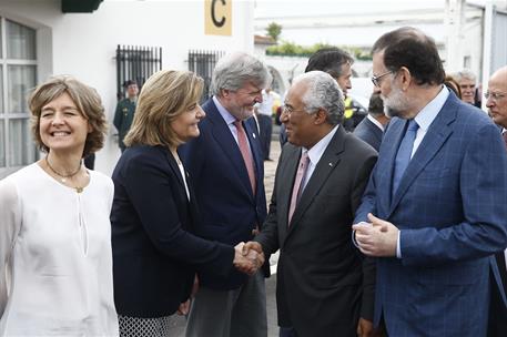 29/05/2017. XXIX Cumbre Luso Española. El primer ministro portugués, António Costa, saluda a la ministra de Empleo y Seguridad Social, Fátim...
