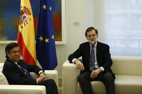 1/02/2018. Rajoy recibe al presidente del Banco Interamericano de Desarrollo. El presidente del Gobierno, Mariano Rajoy, posa junto al presi...