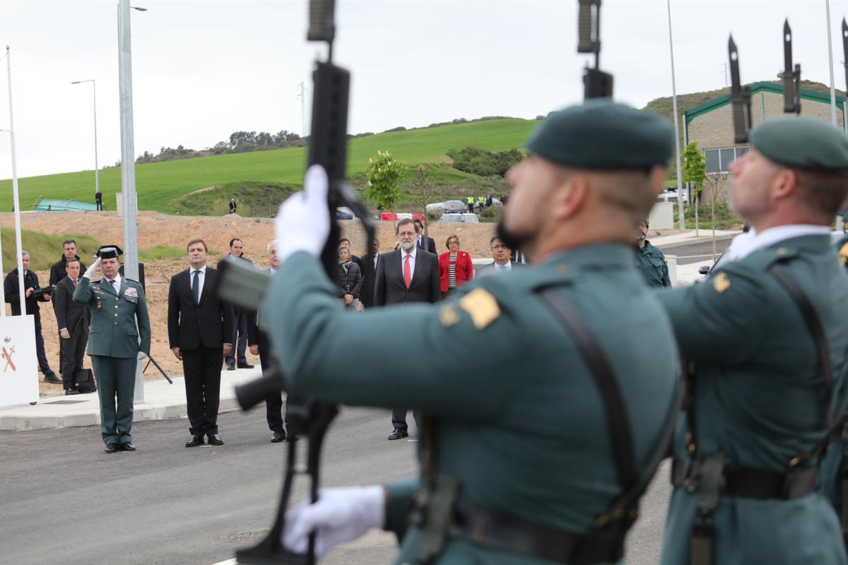 3/05/2018. Viaje de Rajoy a Logroño. El presidente del Gobierno, Mariano Rajoy, recibe honores a su llegada al Polígono de Experiencias para...