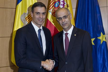 4/06/2018. 25 aniversario de las relaciones diplomáticas entre España y Andorra. El presidente del Gobierno, Pedro Sánchez, y el jefe del Go...