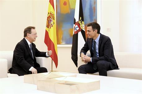 4/12/2018. Pedro Sánchez recibe al presidente de la Ciudad Autónoma de Ceuta, Juan Jesús Vivas.