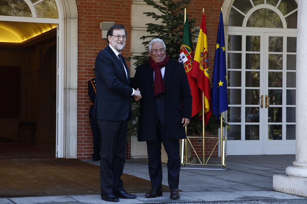 6/02/2018. Rajoy recibe al primer ministro de Portugal. El presidente del Gobierno, Mariano Rajoy, saluda al primer ministro de la República...