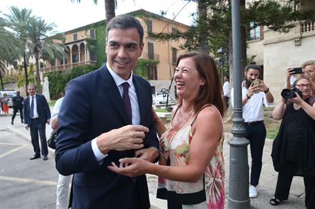 6/08/2018. Pedro Sánchez se reúne con la presidenta del Gobierno balerar. El jefe del Ejecutivo, Pedro Sánchez, junto a la presidenta del Go...