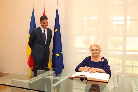 6/09/2018. Sánchez recibe a la primera ministra de Rumania, Viorica Viorica Dăncilă. La primera ministra de Rumanía, Viorica Dăncilă, firma ...