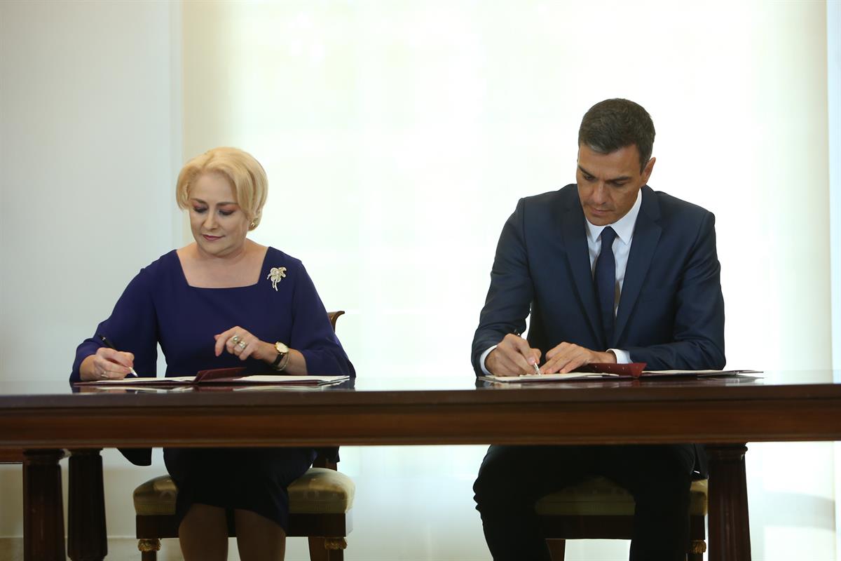 6/09/2018. Sánchez recibe a la primera ministra de Rumania, Viorica Viorica Dăncilă. El presidente del Gobierno, Pedro Sánchez, y la primera...