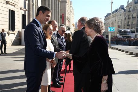 6/12/2018. Conmemoración del 40 Aniversario de la Constitución Española. El presidente del Gobierno, Pedro Sánchez, saluda a la reina Sofía ...