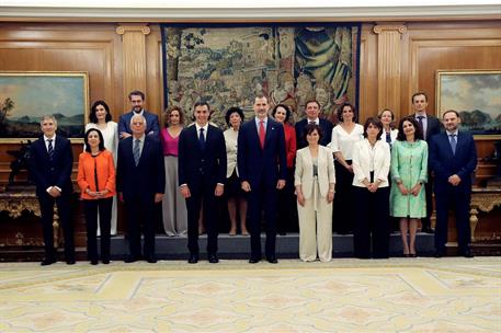 7/06/2018. El presidente asiste a la promesa de los nuevos ministros. Foto de familia del Gobierno tras prometer los ministros sus cargos an...