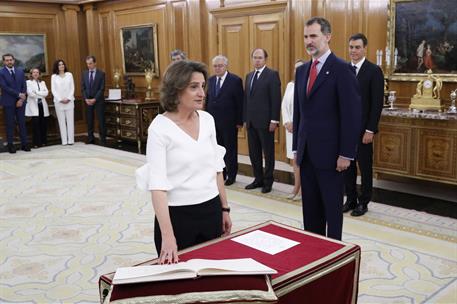 7/06/2018. El presidente asiste a la promesa de los nuevos ministros. Teresa Ribera Rodríguez promete el cargo de ministra para la Transició...