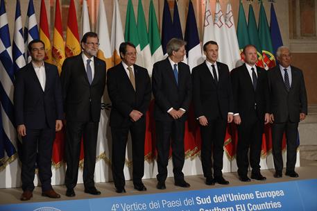 10/01/2018. Rajoy asiste a la cumbre de los países del Sur de la UE. Foto de familia del presidente del Gobierno español, Mariano Rajoy; el ...