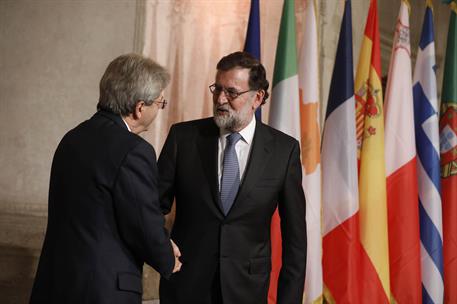 10/01/2018. Rajoy asiste a la cumbre de los países del Sur de la UE. El presidente del Gobierno, Mariano Rajoy, saluda al presidente del Con...